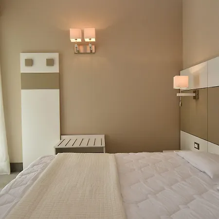 Hotel Anthony 4*